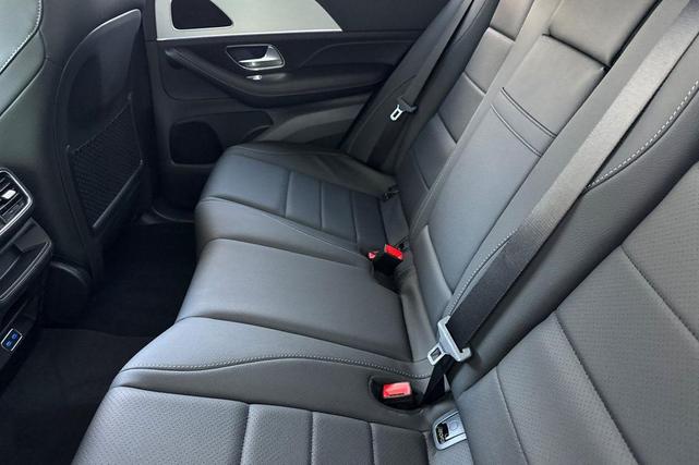Photo of 2026 Obsidian Black Metallic Mercedes-Benz GLE 450