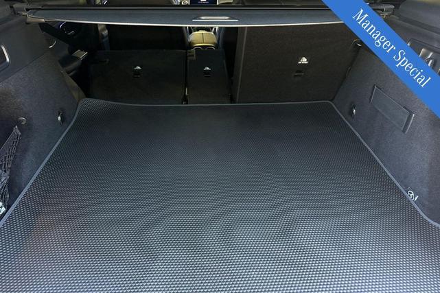 Photo of 2025 Black Mercedes-Benz GLC 300