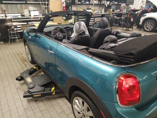 Photo of 2018 Aqua MINI Convertible