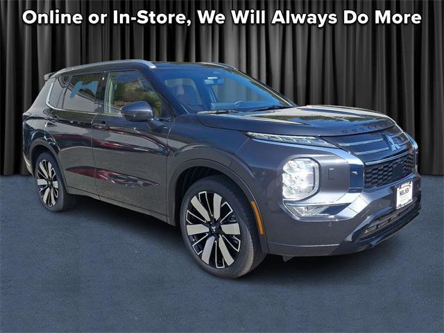 Photo of 2025 Graphite Gray With Black Roof Mitsubishi Outlander
