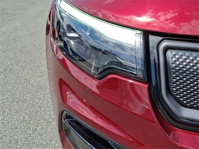 Photo of 2022 Velvet Red Pearlcoat Jeep Compass