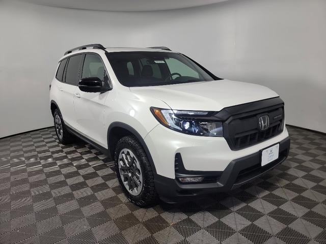 Photo of 2024 Platinum White Pearl Honda Passport