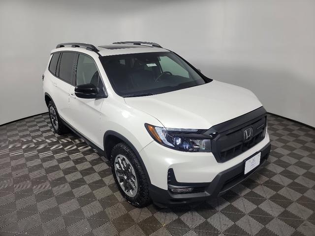 Photo of 2024 Platinum White Pearl Honda Passport
