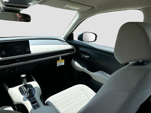Photo of 2025 Nordic Forest Pearl Honda HR-V