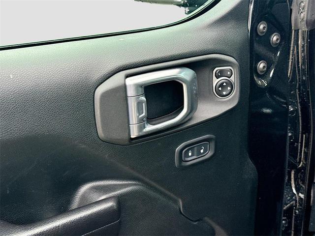 Photo of 2021 Black Clearcoat Jeep Gladiator