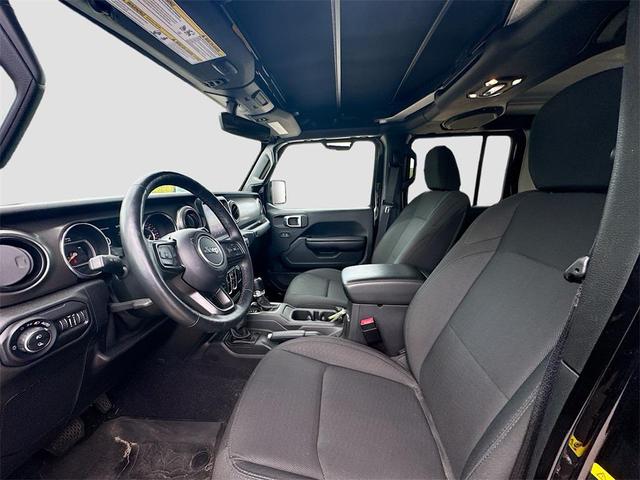 Photo of 2021 Black Clearcoat Jeep Gladiator