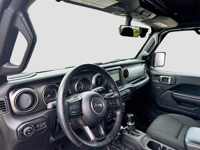Photo of 2021 Black Clearcoat Jeep Gladiator
