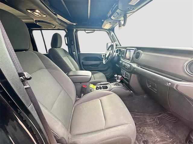 Photo of 2021 Black Clearcoat Jeep Gladiator