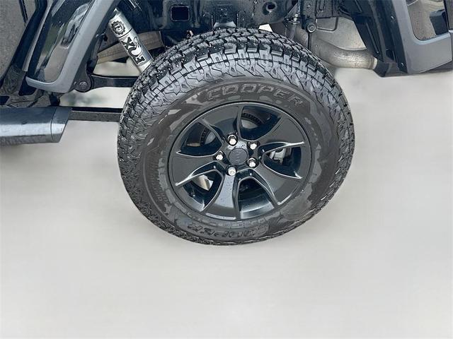 Photo of 2021 Black Clearcoat Jeep Gladiator