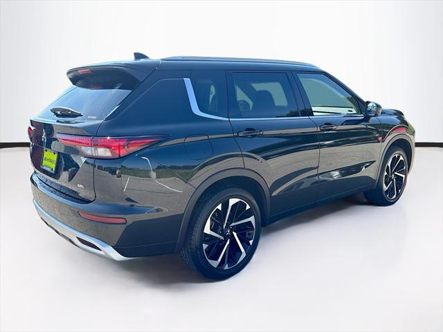 Photo of 2024 Black Diamond Mitsubishi Outlander