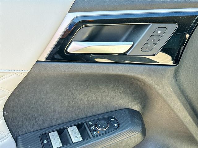 Photo of 2024 Black Diamond Mitsubishi Outlander