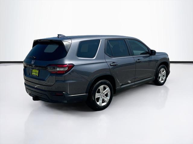 Photo of 2023 Modern Steel Metallic Honda Pilot
