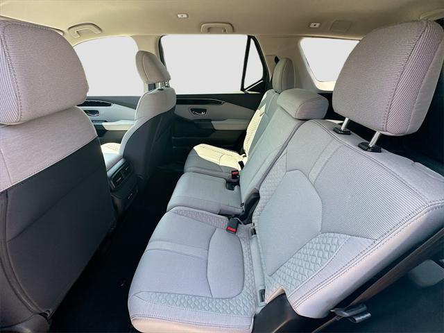 Photo of 2023 Modern Steel Metallic Honda Pilot