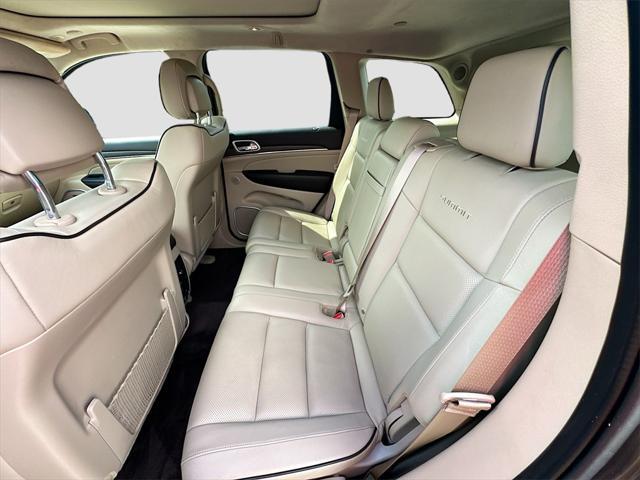 Photo of 2021 Granite Crystal Metallic Clearcoat Jeep Grand Cherokee