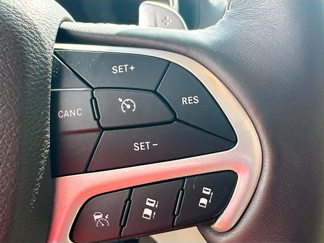 Photo of 2021 Granite Crystal Metallic Clearcoat Jeep Grand Cherokee