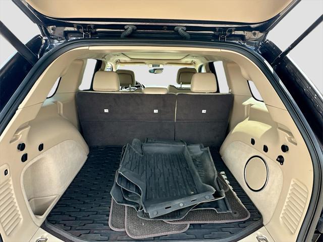 Photo of 2021 Granite Crystal Metallic Clearcoat Jeep Grand Cherokee