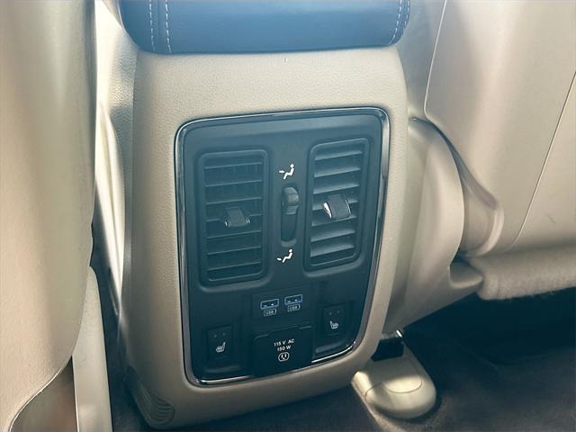 Photo of 2021 Granite Crystal Metallic Clearcoat Jeep Grand Cherokee
