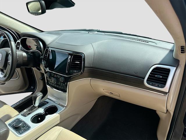 Photo of 2021 Granite Crystal Metallic Clearcoat Jeep Grand Cherokee
