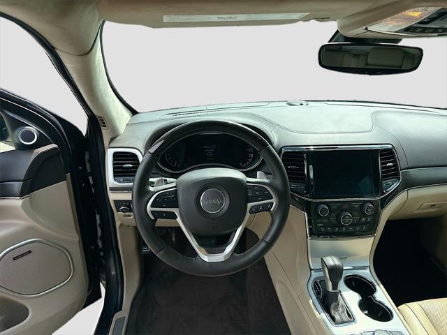 Photo of 2021 Granite Crystal Metallic Clearcoat Jeep Grand Cherokee