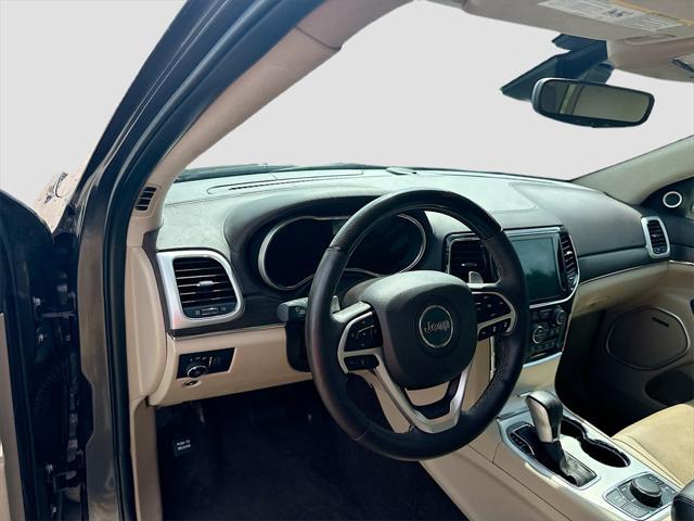 Photo of 2021 Granite Crystal Metallic Clearcoat Jeep Grand Cherokee