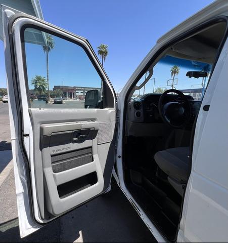 Photo of 2011 Oxford White Ford E150