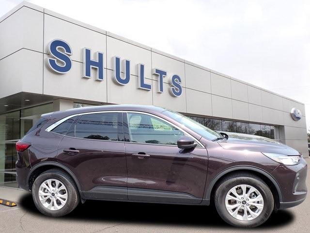 Photo of 2023 CINNABAR RED METALLIC PC Ford Escape