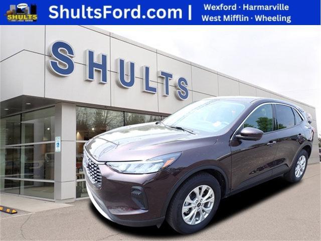 Photo of 2023 CINNABAR RED METALLIC PC Ford Escape