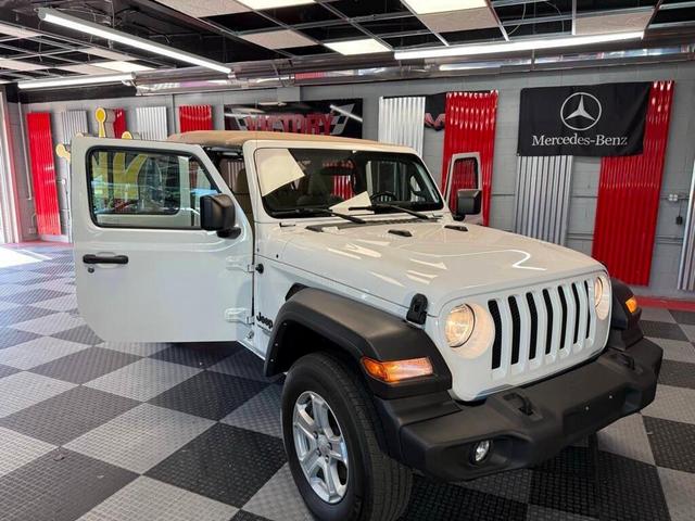 Photo of 2021 Bright White Clearcoat Jeep Wrangler Unlimited