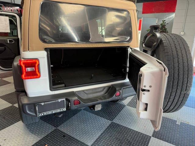 Photo of 2021 Bright White Clearcoat Jeep Wrangler Unlimited