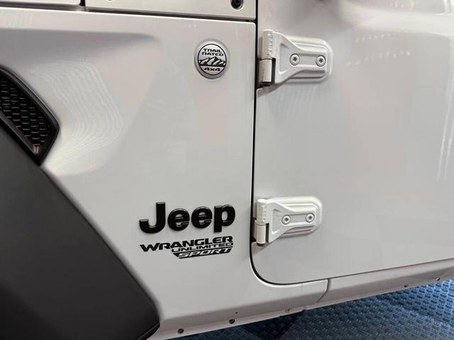 Photo of 2021 Bright White Clearcoat Jeep Wrangler Unlimited