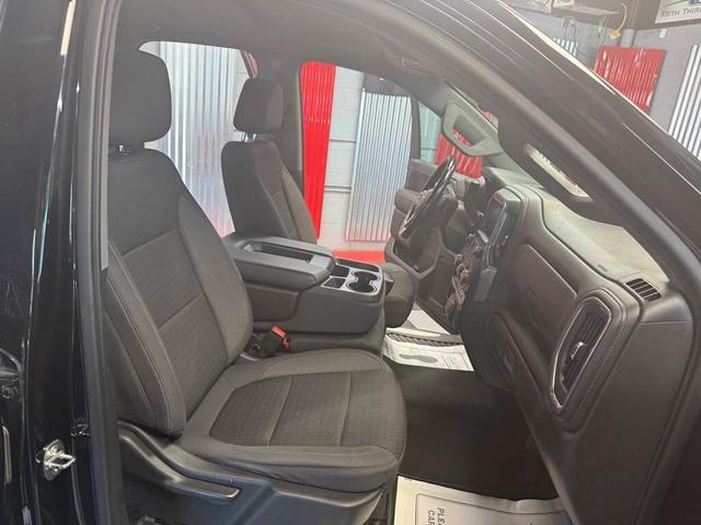 Photo of 2021 Black Chevrolet Silverado 1500