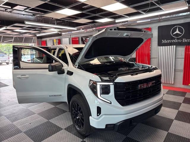 Photo of 2024 Summit White GMC Sierra 1500