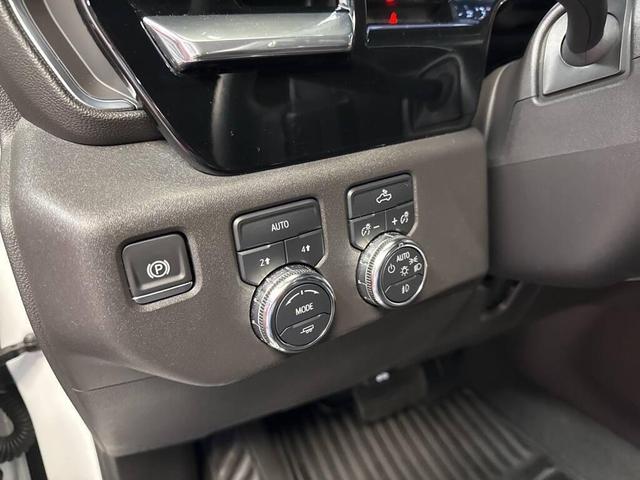 Photo of 2024 Summit White GMC Sierra 1500