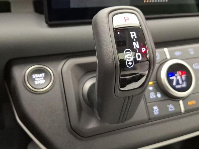 Photo of 2025 Sedona Red Land Rover Defender