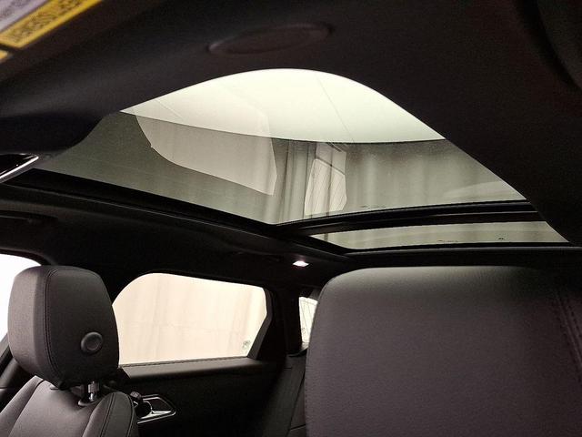Photo of 2026 Giola Green Land Rover Range Rover Velar