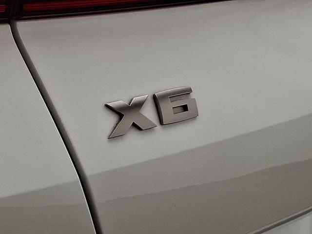 Photo of 2022 White Metallic BMW X6