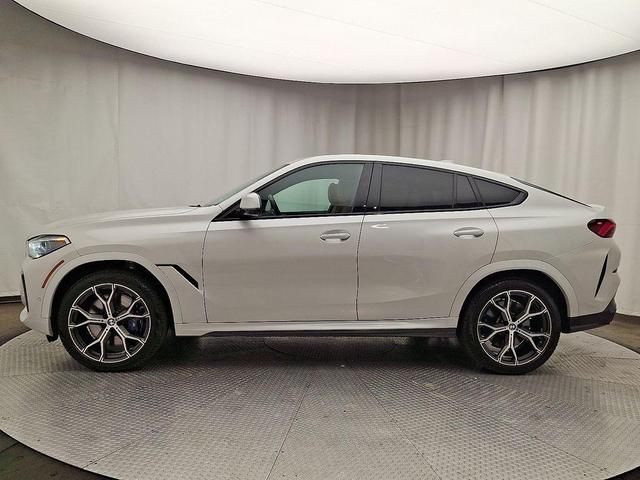 Photo of 2022 White Metallic BMW X6