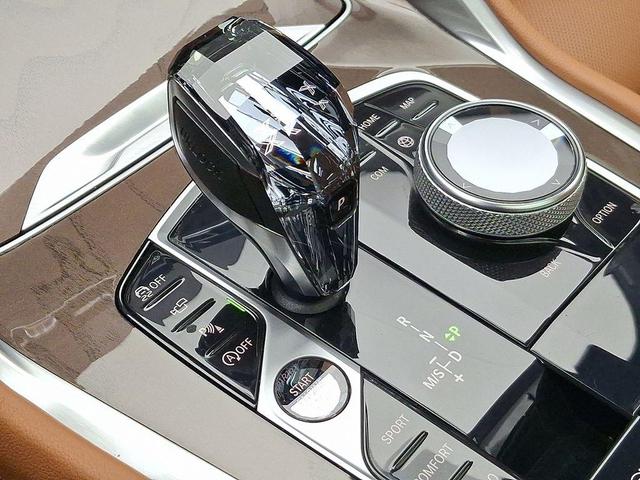 Photo of 2022 White Metallic BMW X6