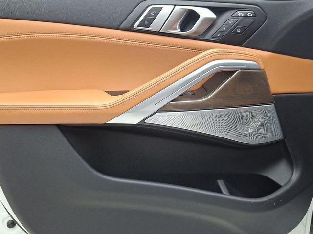 Photo of 2022 White Metallic BMW X6