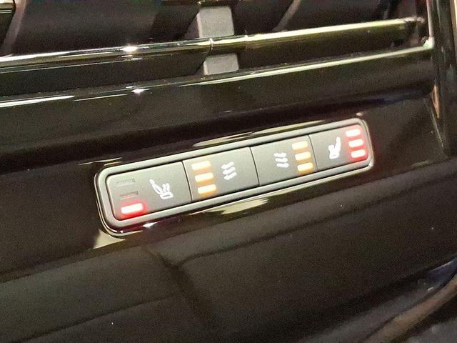 Photo of 2025 Santorini Black Land Rover Range Rover Sport