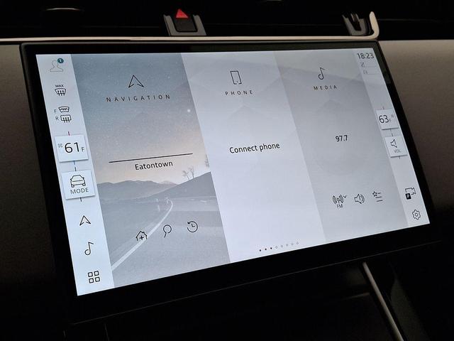 Photo of 2026 Fuji White Land Rover Range Rover Evoque