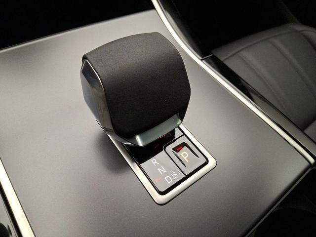 Photo of 2026 Fuji White Land Rover Range Rover Evoque