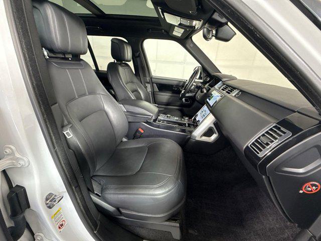 Photo of 2019 White Land Rover Range Rover