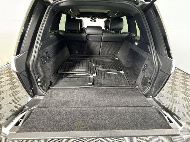 Photo of 2019 White Land Rover Range Rover