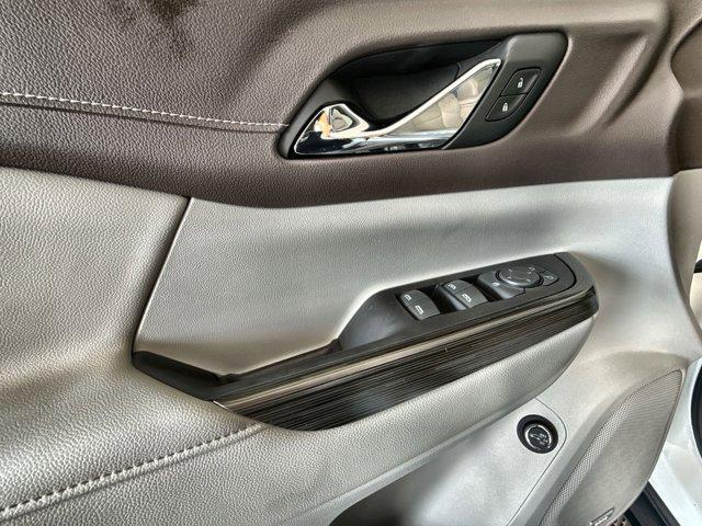Photo of 2022 Summit White GMC Acadia