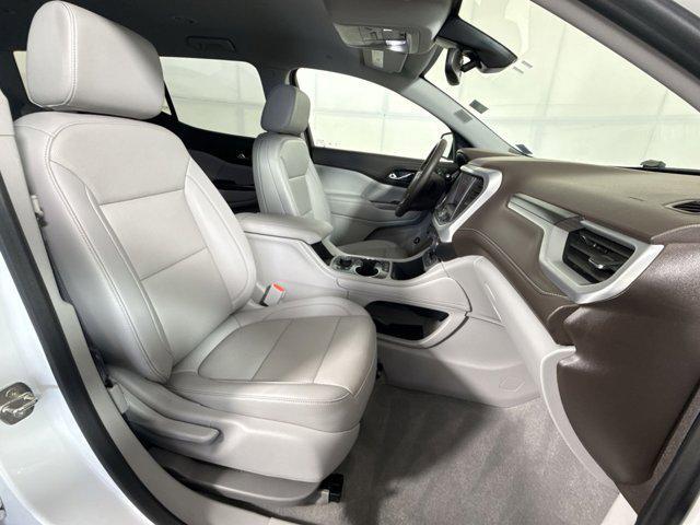 Photo of 2022 Summit White GMC Acadia