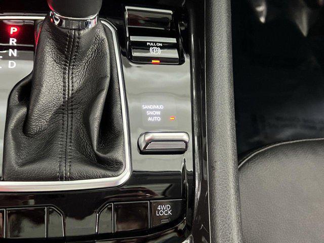 Photo of 2022 Granite Crystal Metallic Clearcoat Jeep Compass