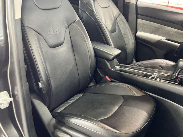 Photo of 2022 Granite Crystal Metallic Clearcoat Jeep Compass