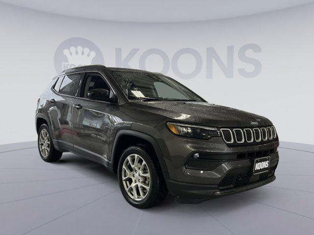 Photo of 2022 Granite Crystal Metallic Clearcoat Jeep Compass