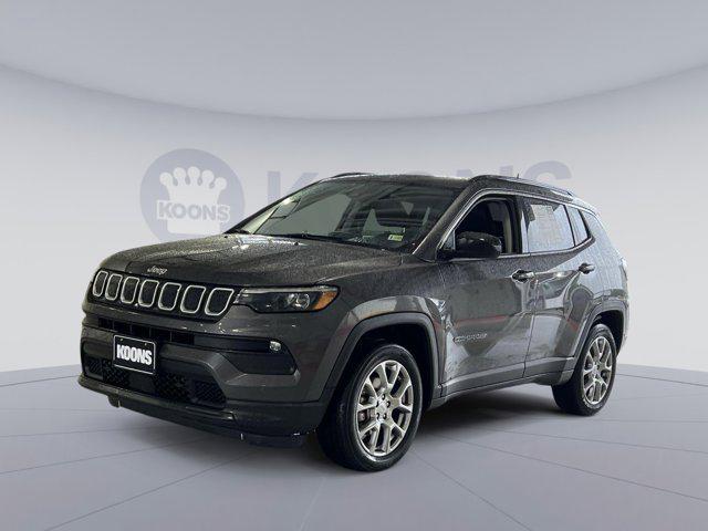 Photo of 2022 Granite Crystal Metallic Clearcoat Jeep Compass